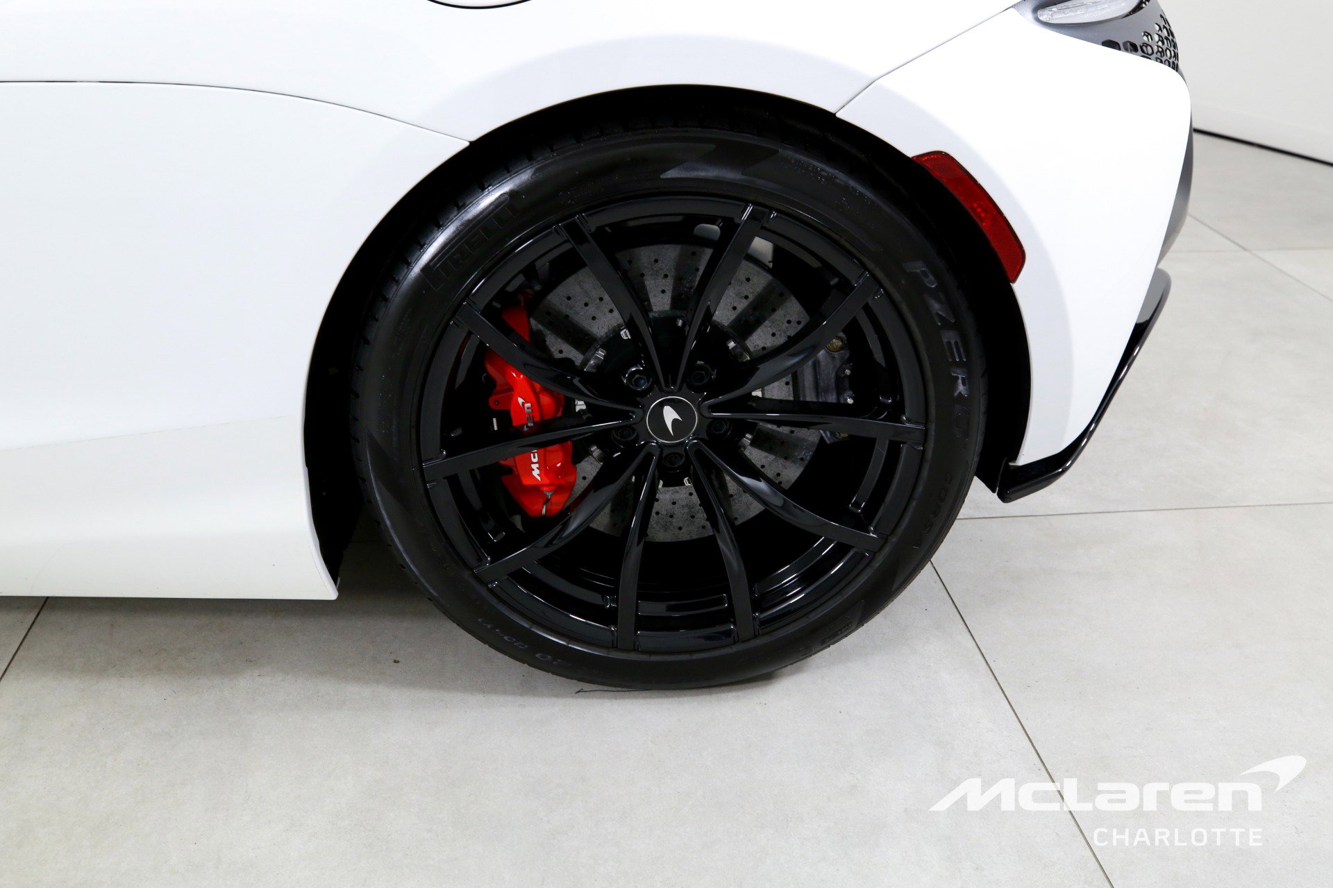 Used 2024 McLaren Artura image 26