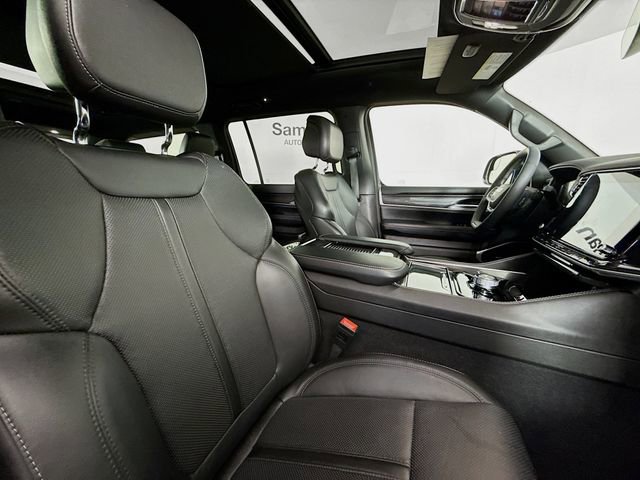 Used 2024 Jeep Wagoneer 4WD w/ Premium Group I image 31