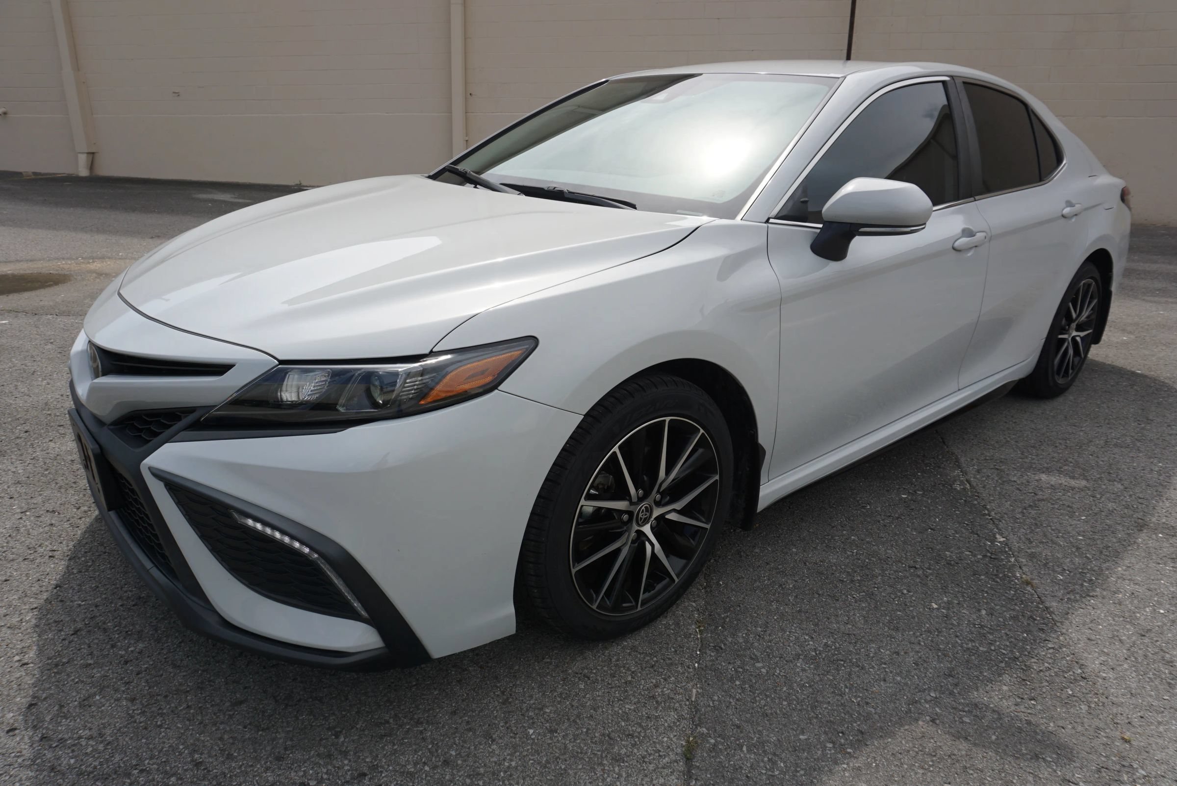 Used 2024 Toyota Camry SE FWD image 4