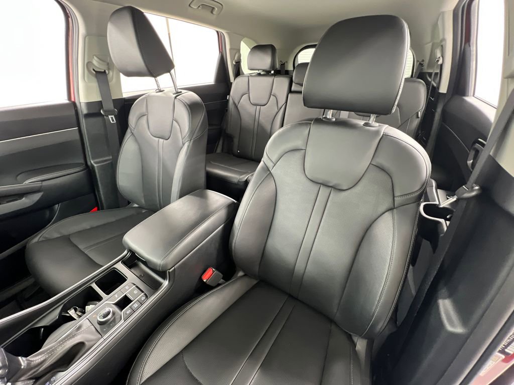 Used 2025 Kia Sorento S image 25