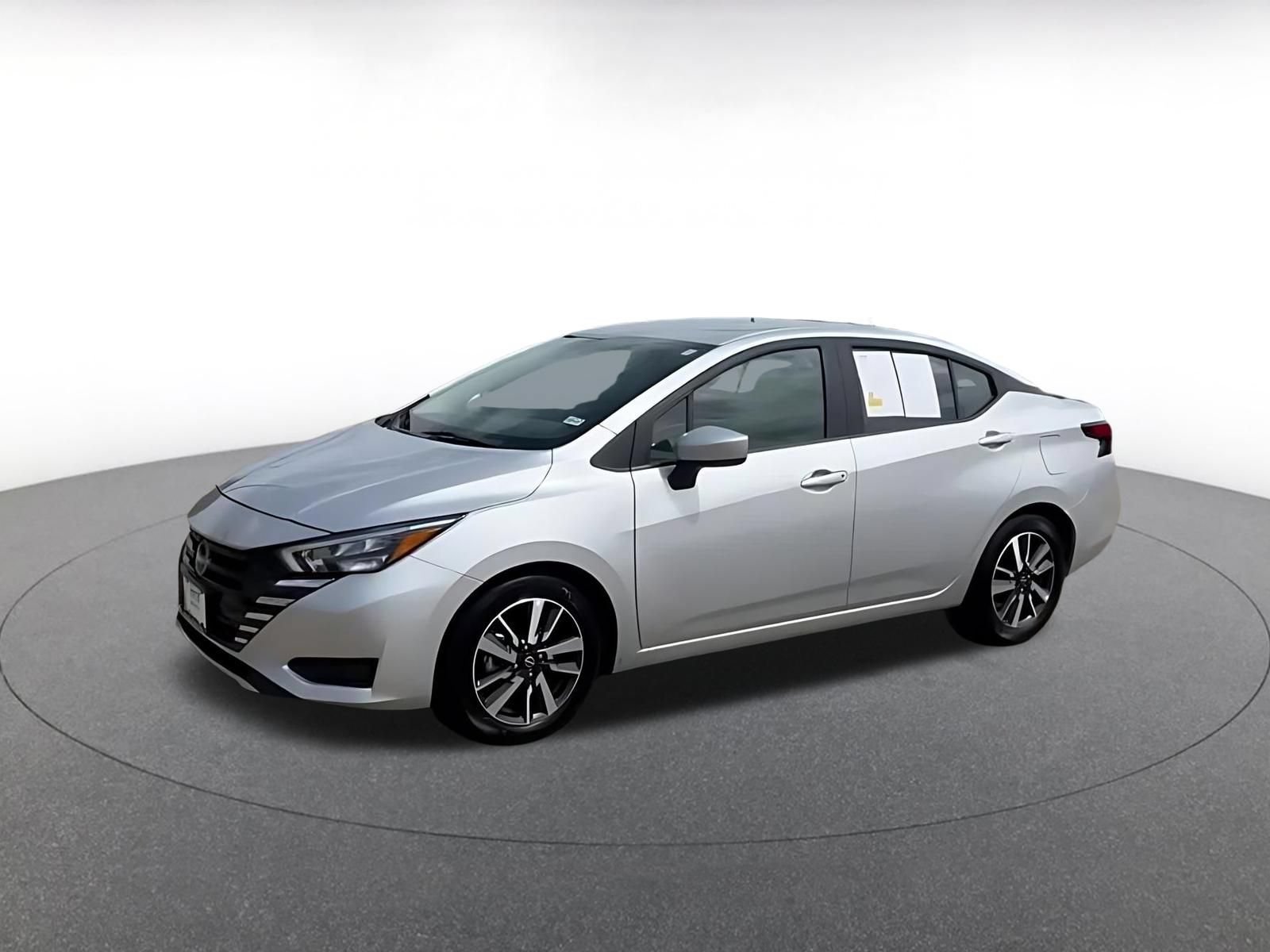Used 2025 Nissan Versa SV FWD image 8