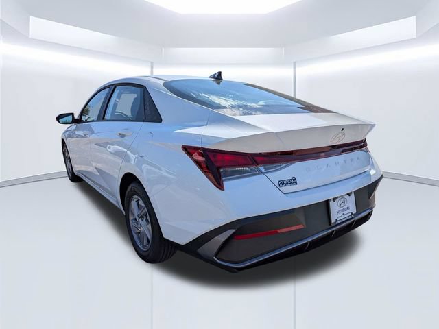Used 2026 Hyundai Elantra SE FWD image 6