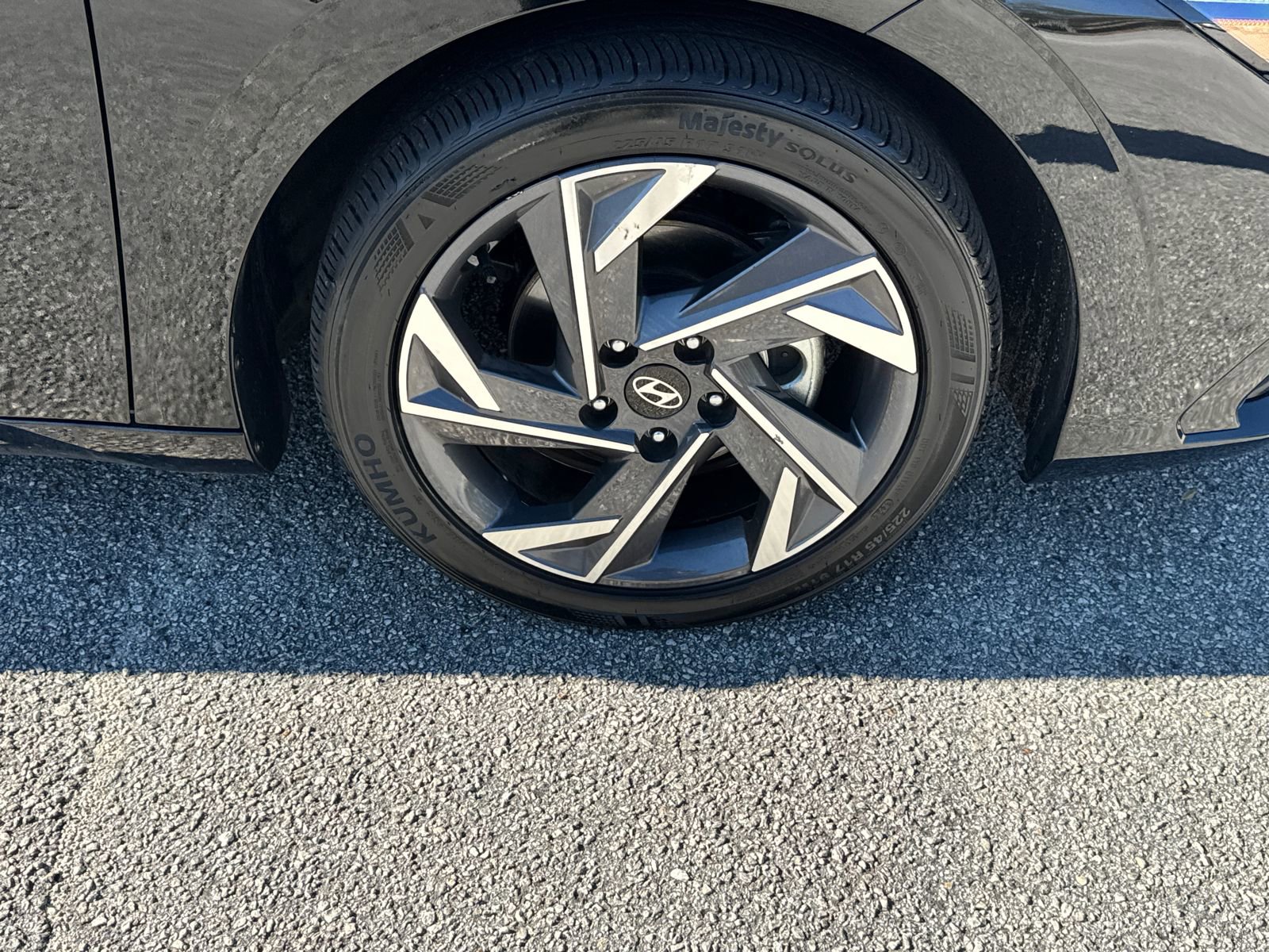 Certified 2025 Hyundai Elantra SEL image 12