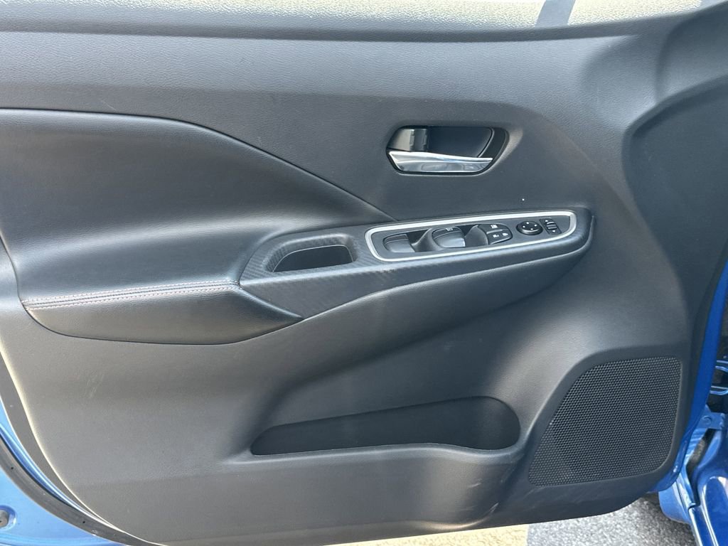 Used 2023 Nissan Versa SR w/ Trunk Package image 10