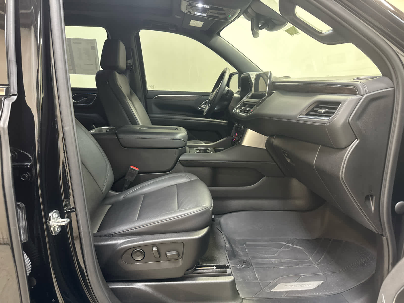 Used 2023 Chevrolet Tahoe LT w/ LT Signature Plus Package image 16