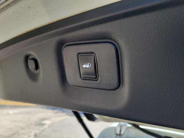 Used 2019 INFINITI QX60 Luxe w/ Essential Package image 9