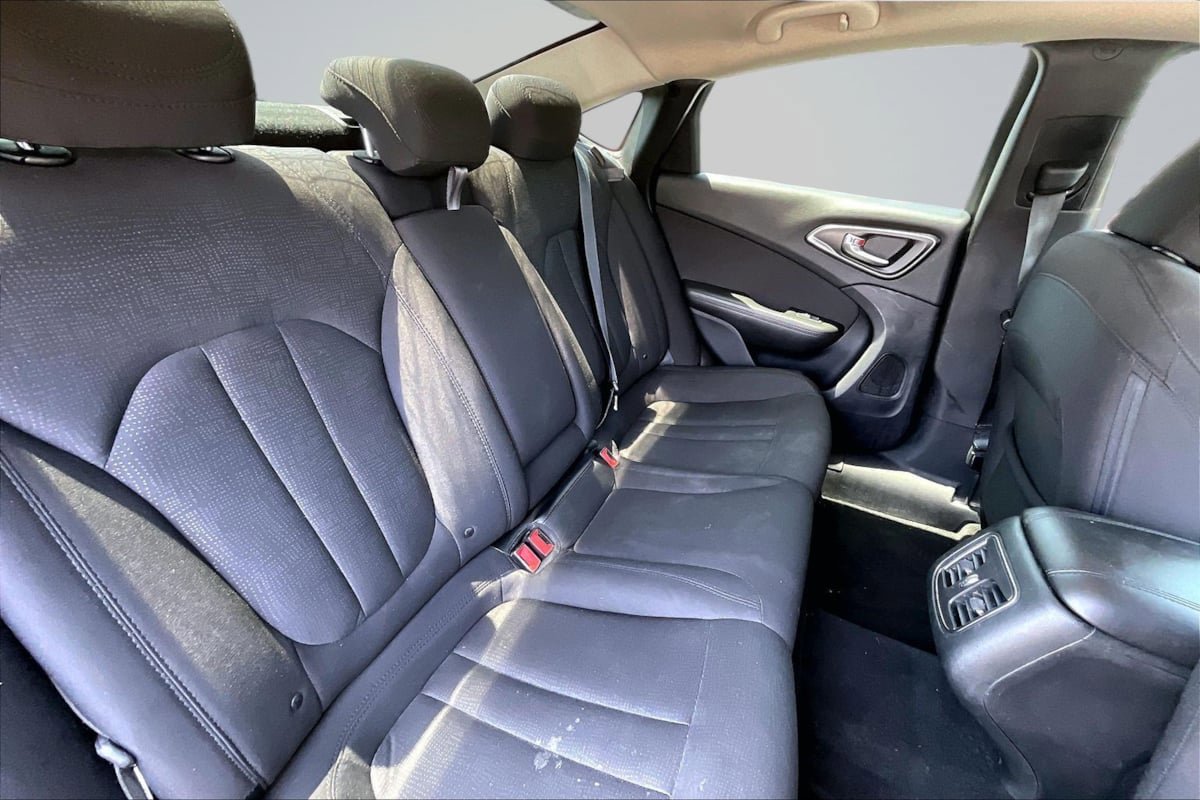 Used 2016 Chrysler 200 Limited w/ Convenience Group FWD image 27
