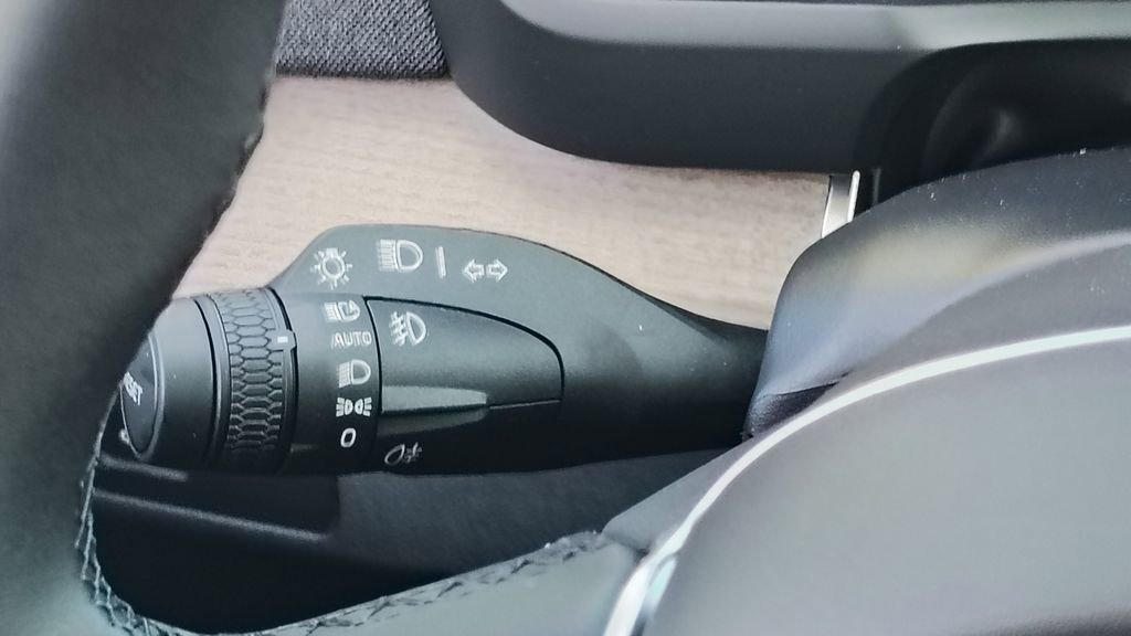 New 2026 Volvo XC90 B6 Plus w/ Protection Package Premier image 17