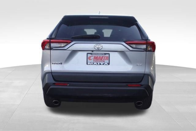 Used 2021 Toyota RAV4 XLE image 4