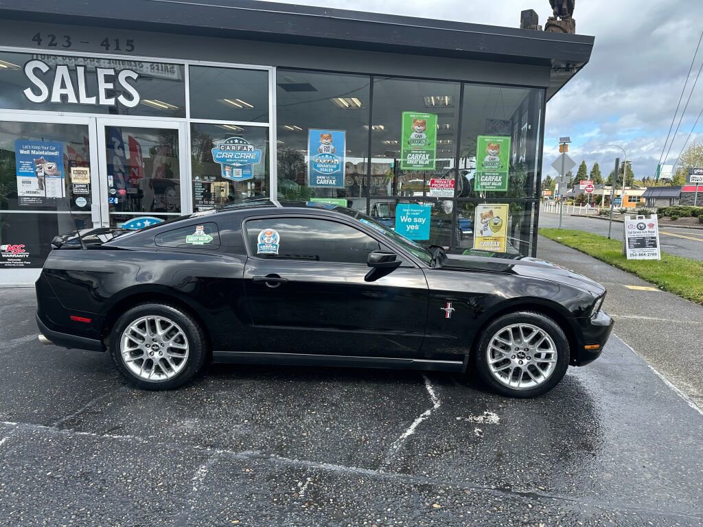 Used 2012 Ford Mustang Premium w/ Electronics Pkg RWD image 4