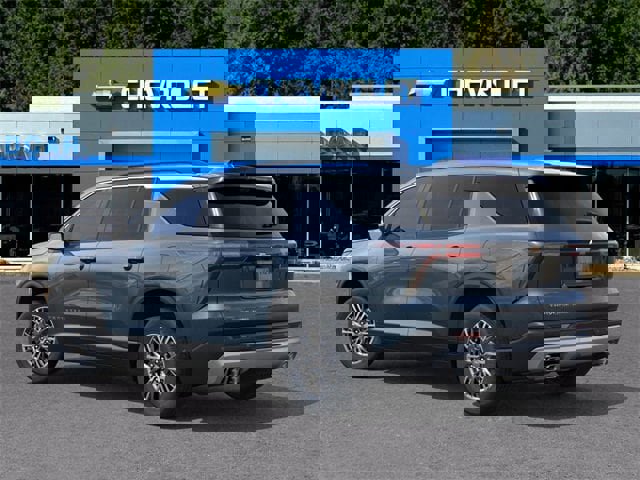 New 2026 Chevrolet Traverse LT image 3