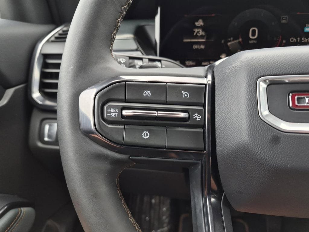 Used 2025 GMC Acadia AT4 AWD/4WD image 24