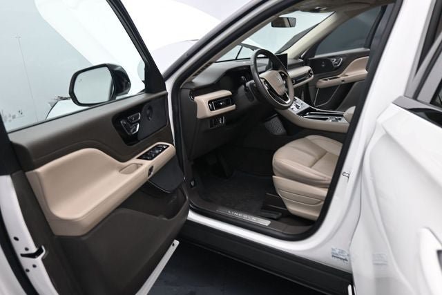 Used 2023 Lincoln Aviator Reserve w/ Equipment Group 201A AWD/4WD image 19