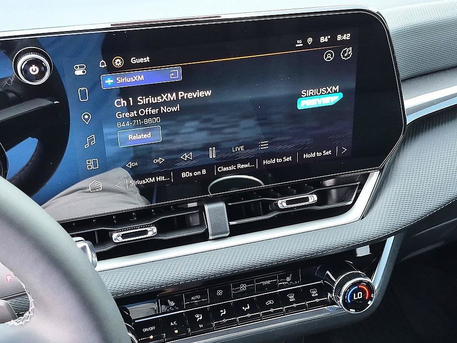 New 2026 Chevrolet Equinox LT w/ Convenience Package II FWD image 20