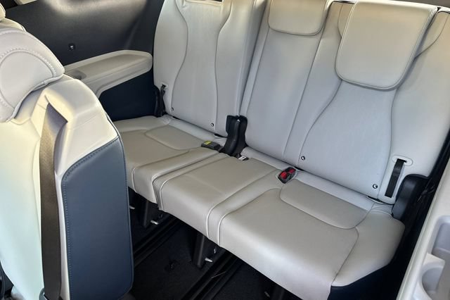 New 2026 Kia Carnival EX FWD image 18