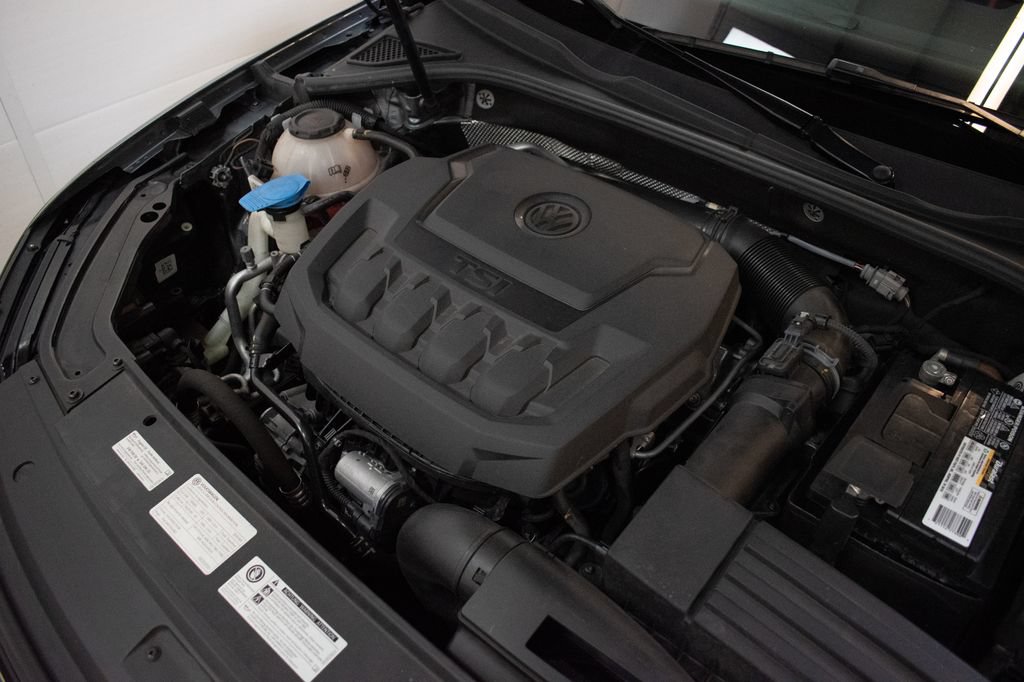 Used 2019 Volkswagen Passat 2.0T Wolfsburg FWD image 10