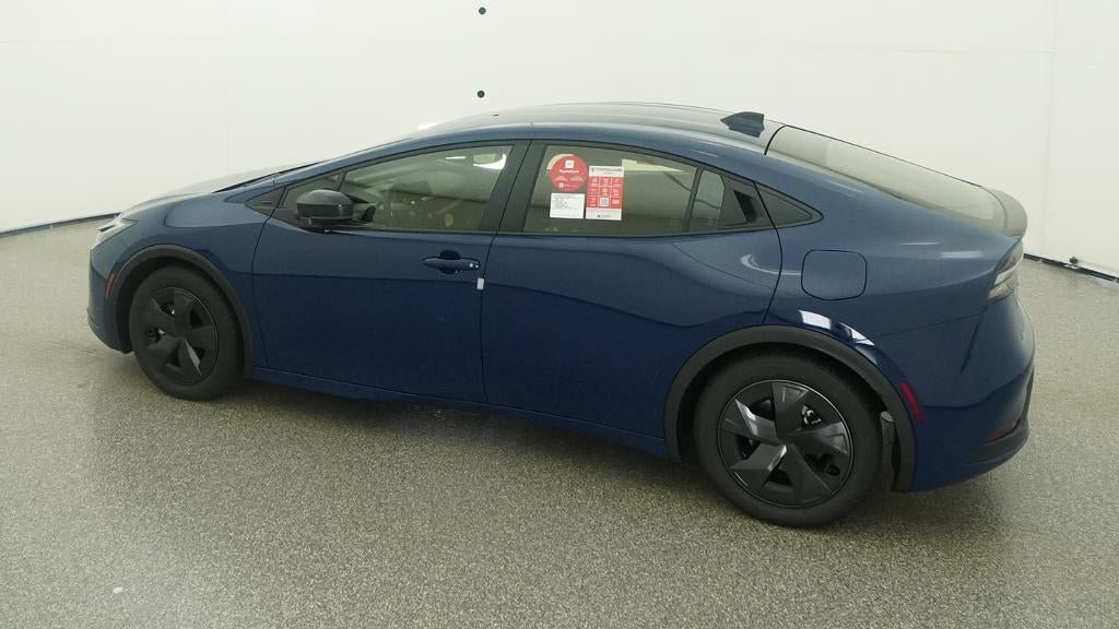 New 2027 Toyota Prius Plug-In Hybrid FWD image 4