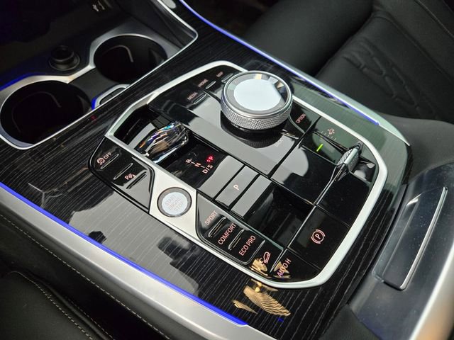 Used 2026 BMW X7 M60i image 23