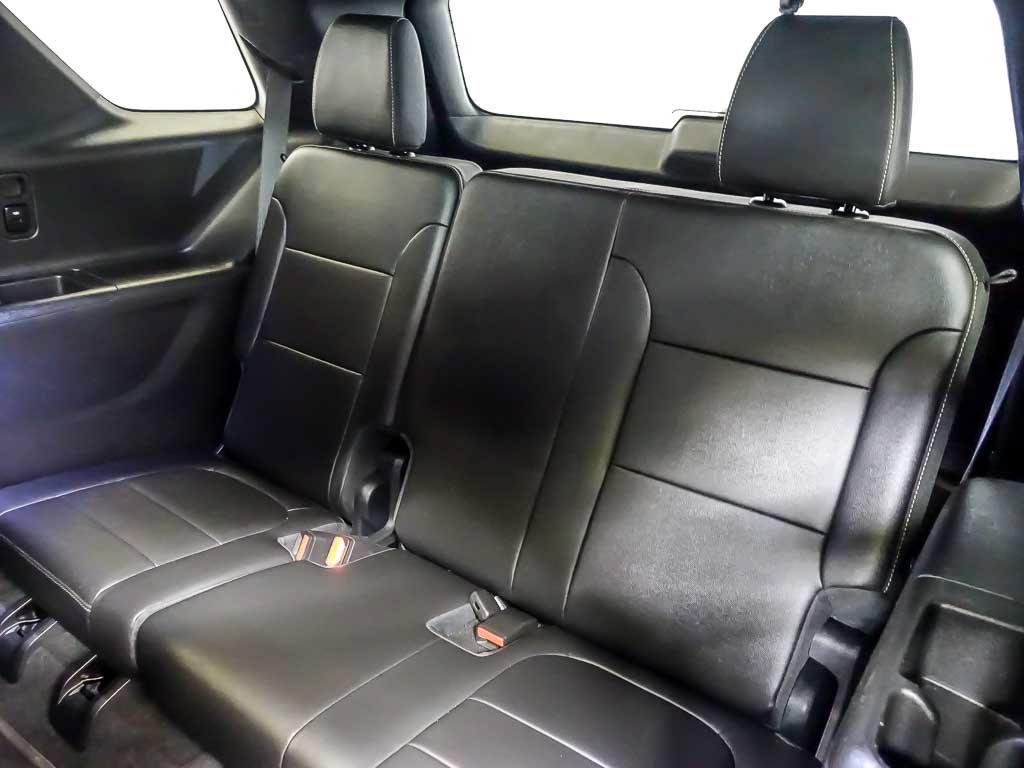 Used 2023 Chevrolet Traverse LT w/ LT Premium Package AWD/4WD image 17