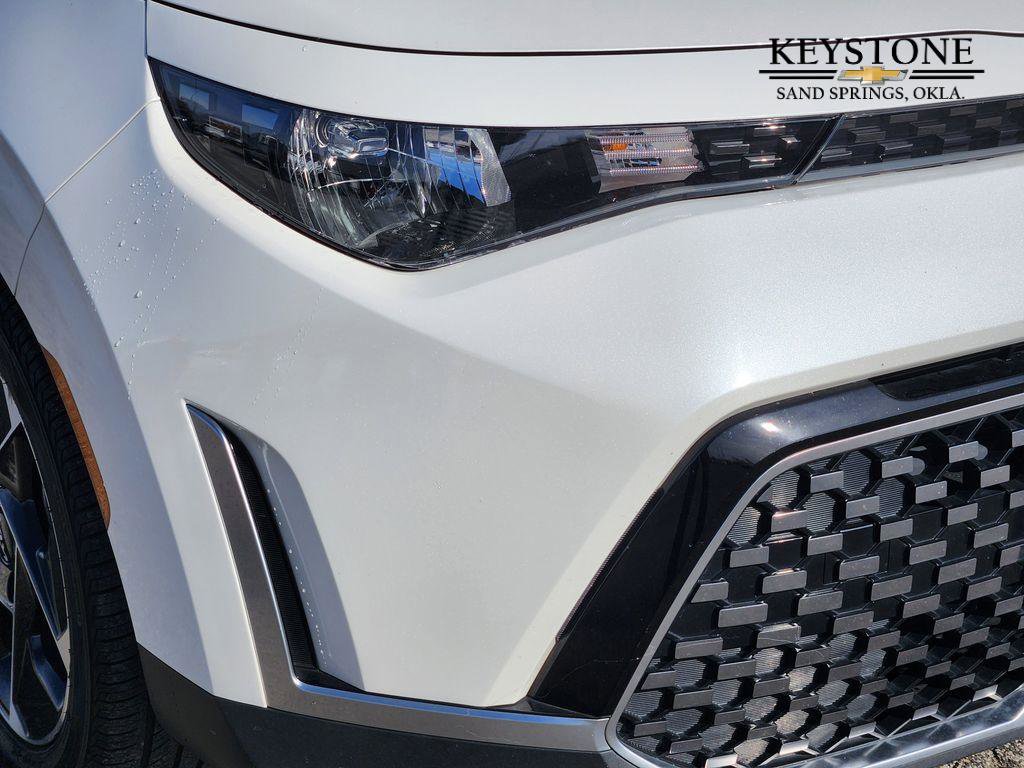 Used 2023 Kia Soul EX image 9