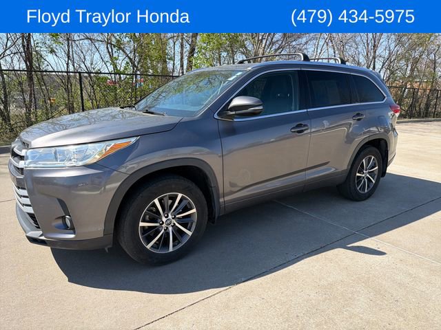 Used 2018 Toyota Highlander XLE image 1