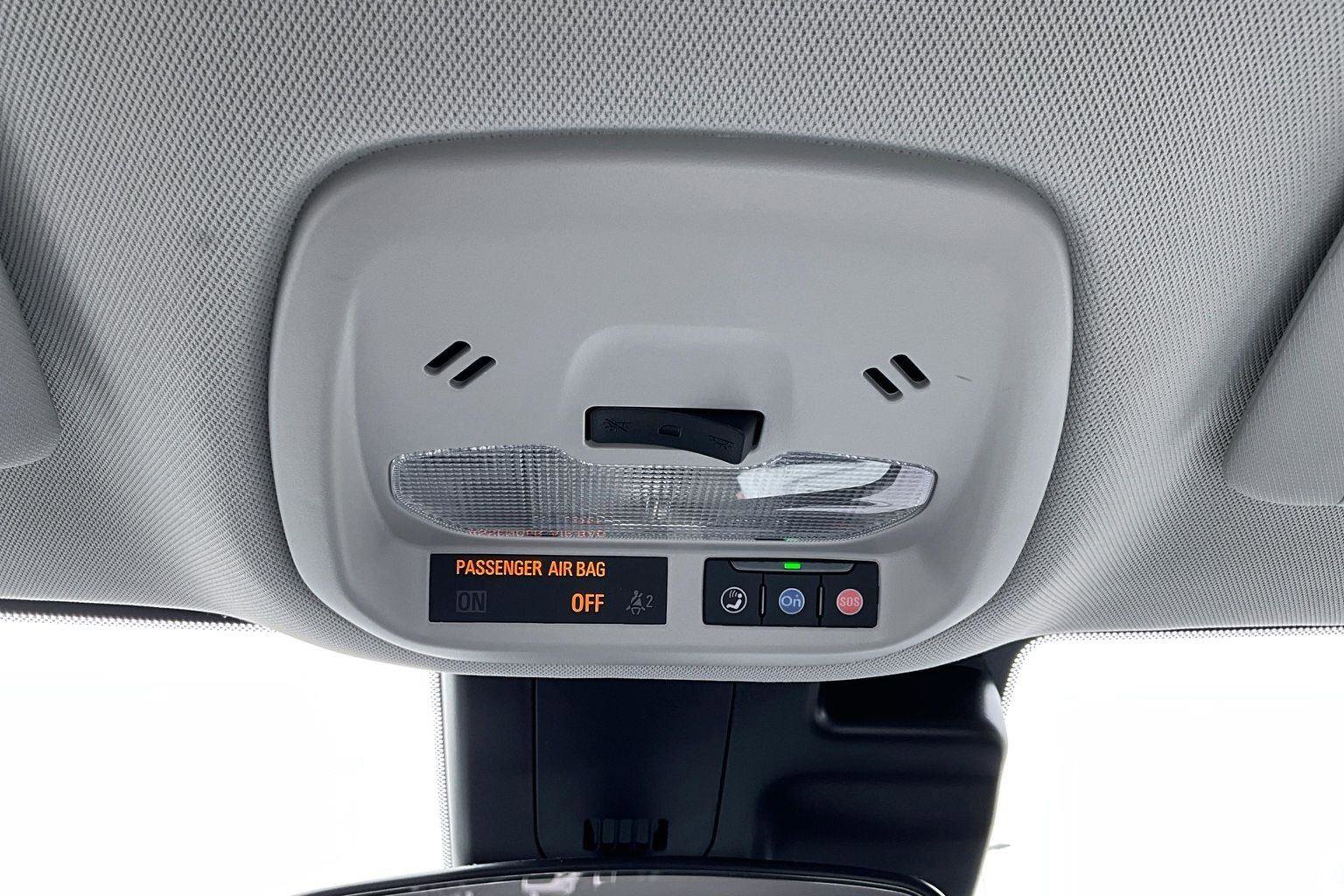 Used 2025 Chevrolet Trax LT FWD image 37