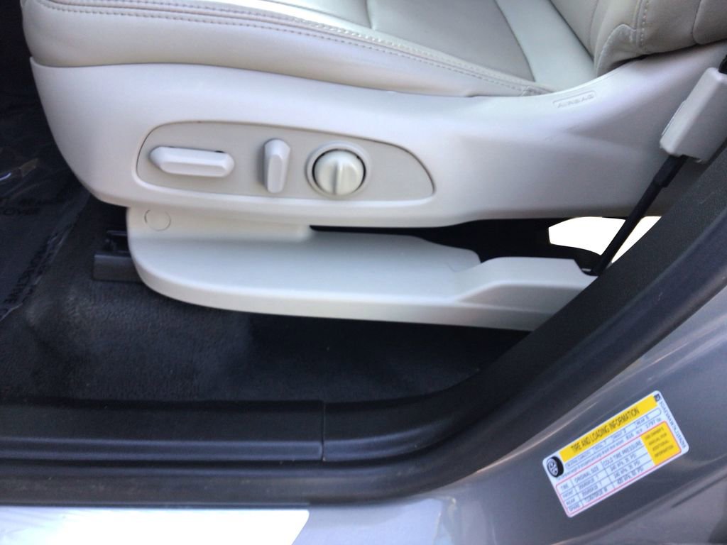 Used 2019 Buick Enclave Essence image 19