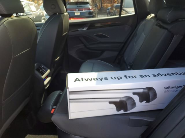 New 2026 Volkswagen Tiguan SEL R-Line image 12