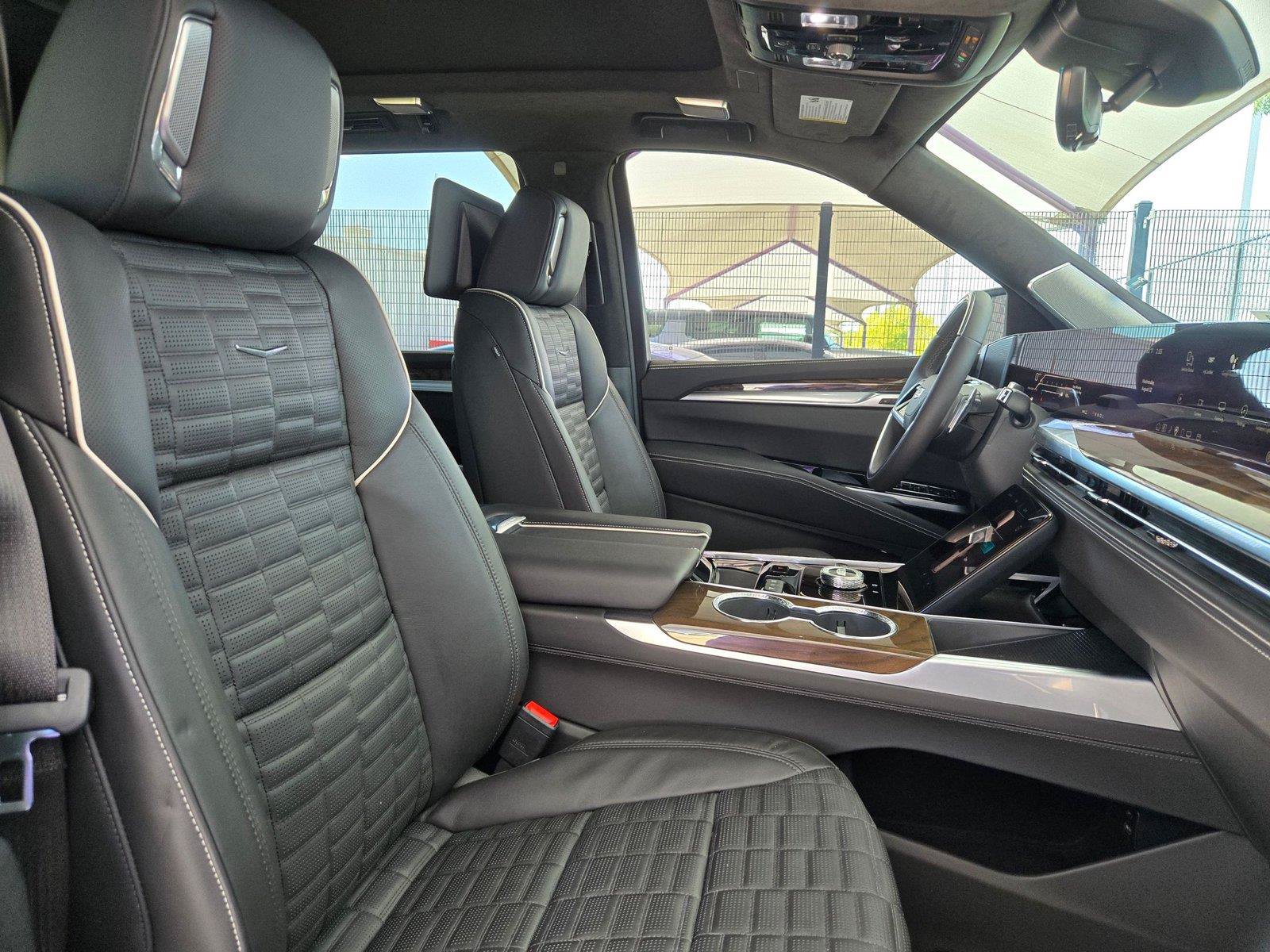 New 2026 Cadillac Escalade Platinum Sport w/ LPO, ONYX Package AWD/4WD image 30