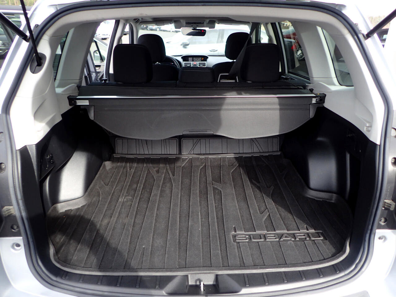 Used 2017 Subaru Forester 2.5i Premium image 11