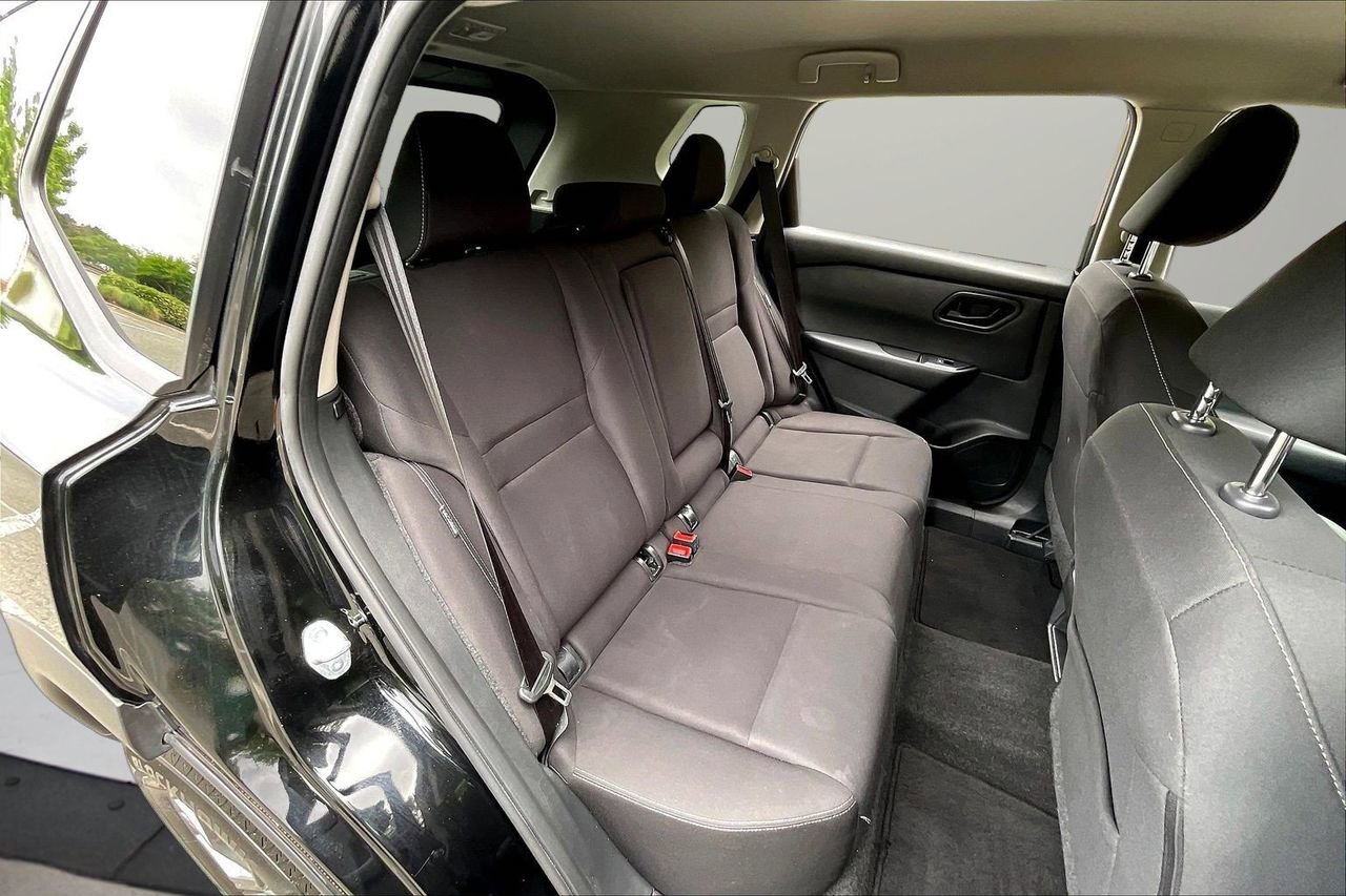 Used 2024 Nissan Rogue S FWD image 24