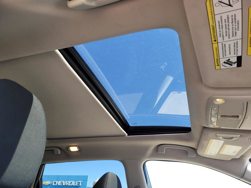 Used 2018 Nissan Rogue SV w/ Sun & Sound Touring Package image 11