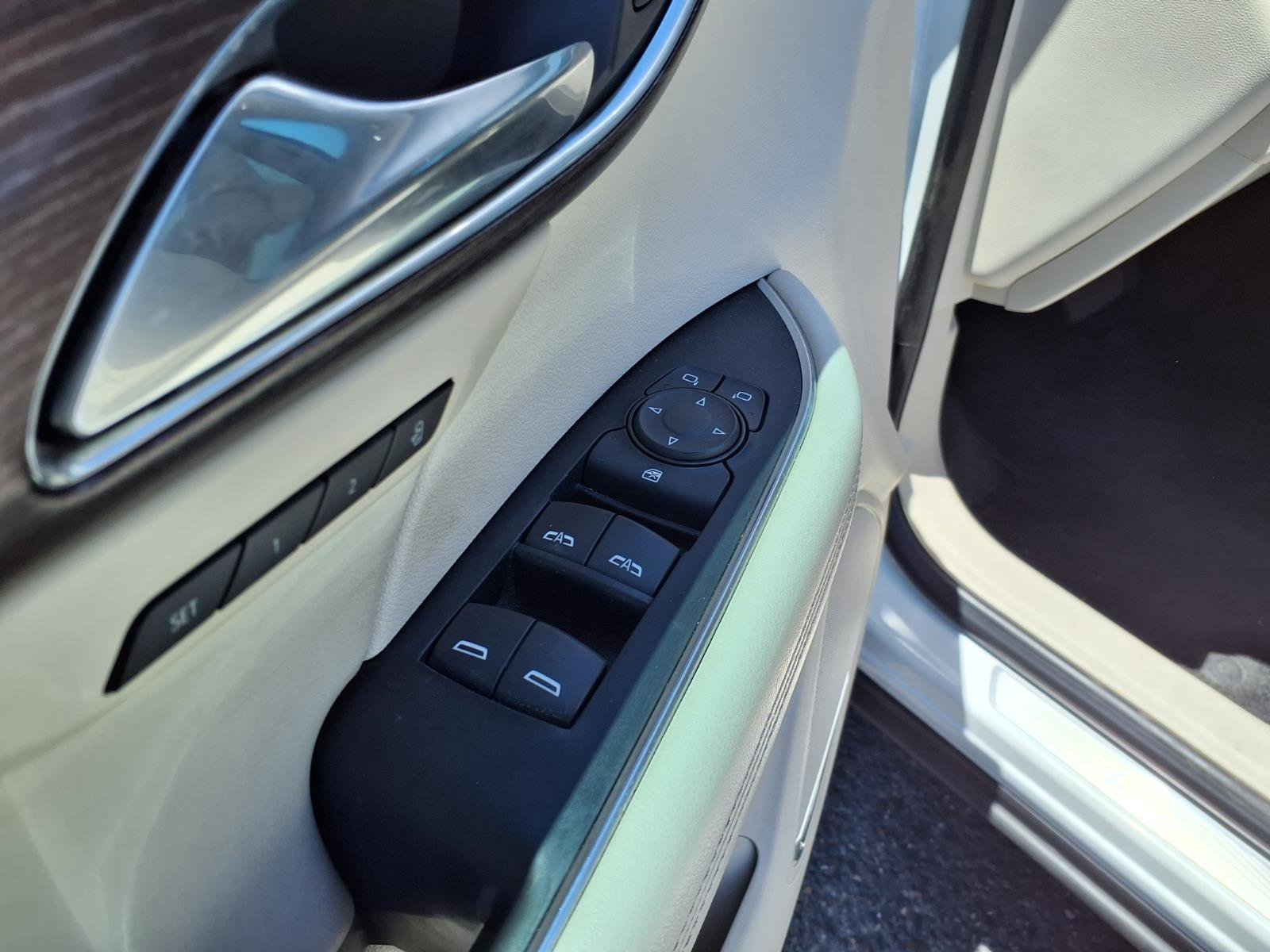 Used 2021 Buick Envision Avenir w/ Technology Package II FWD image 20
