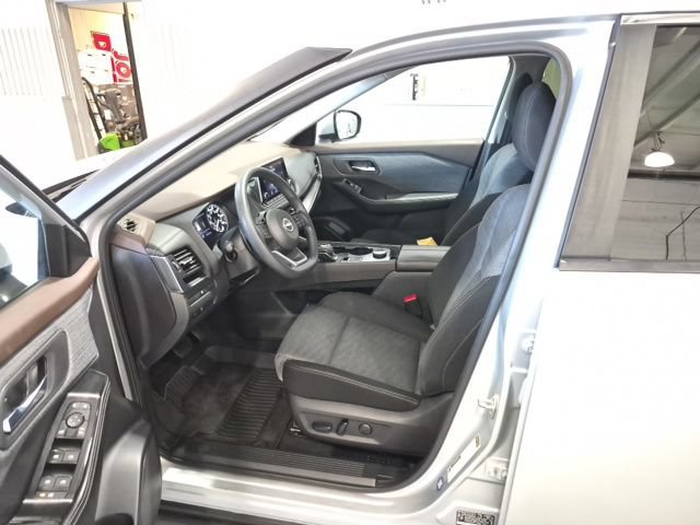 Certified 2023 Nissan Rogue SV AWD/4WD image 9