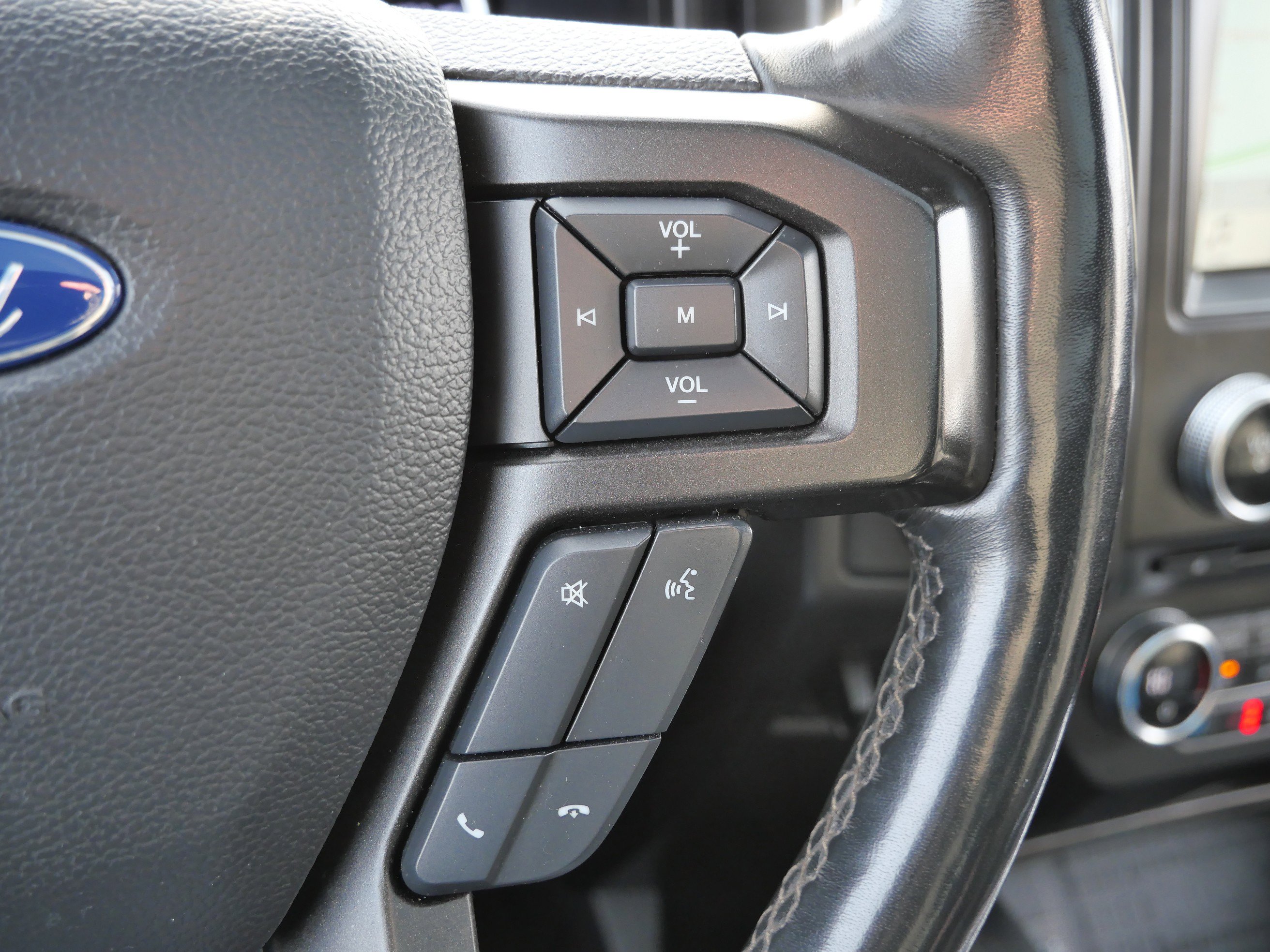 Used 2018 Ford Expedition Limited w/ Equipment Group 301A image 24