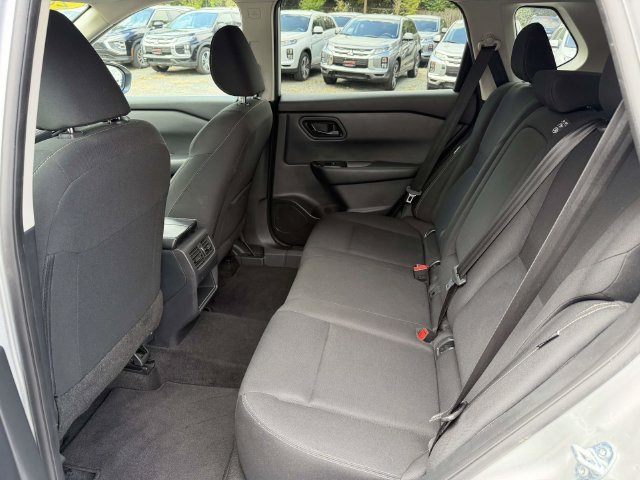 Used 2024 Nissan Rogue S FWD image 13