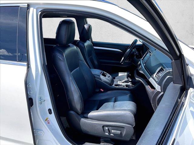 Used 2019 Toyota Highlander XLE FWD image 9