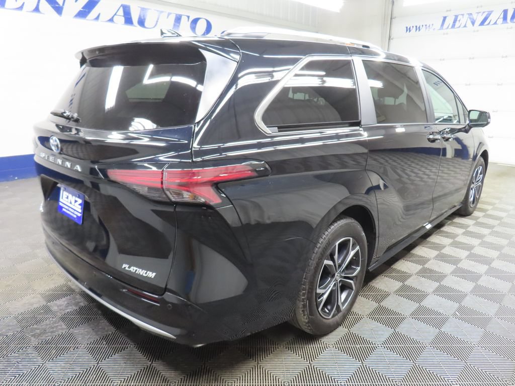 Used 2025 Toyota Sienna Platinum AWD/4WD image 6