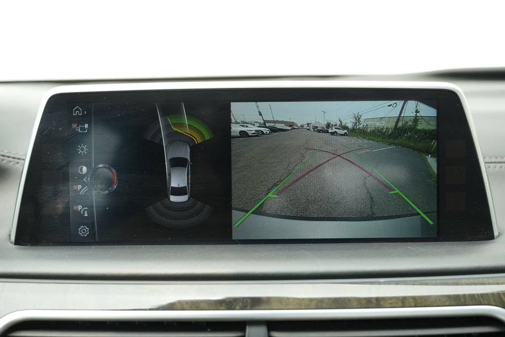 Used 2016 BMW 750i xDrive AWD/4WD image 61