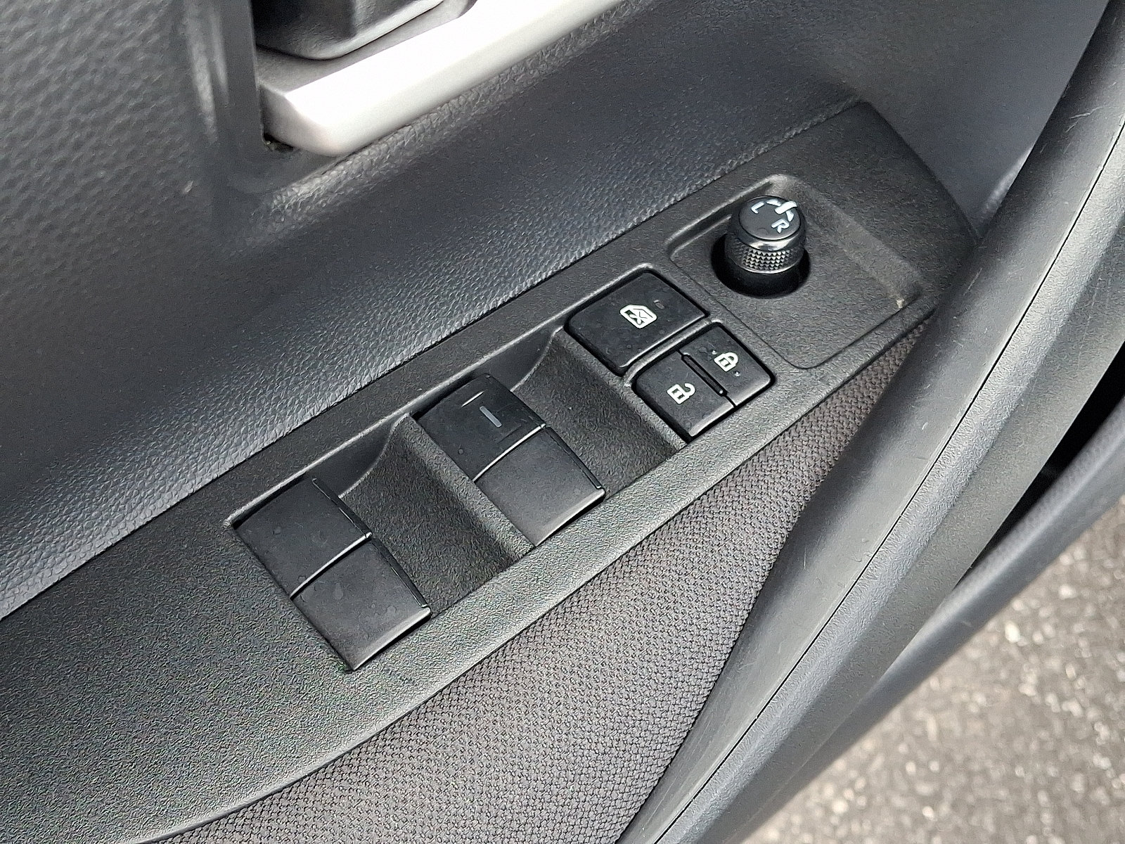 Used 2026 Toyota Corolla SE FWD image 14