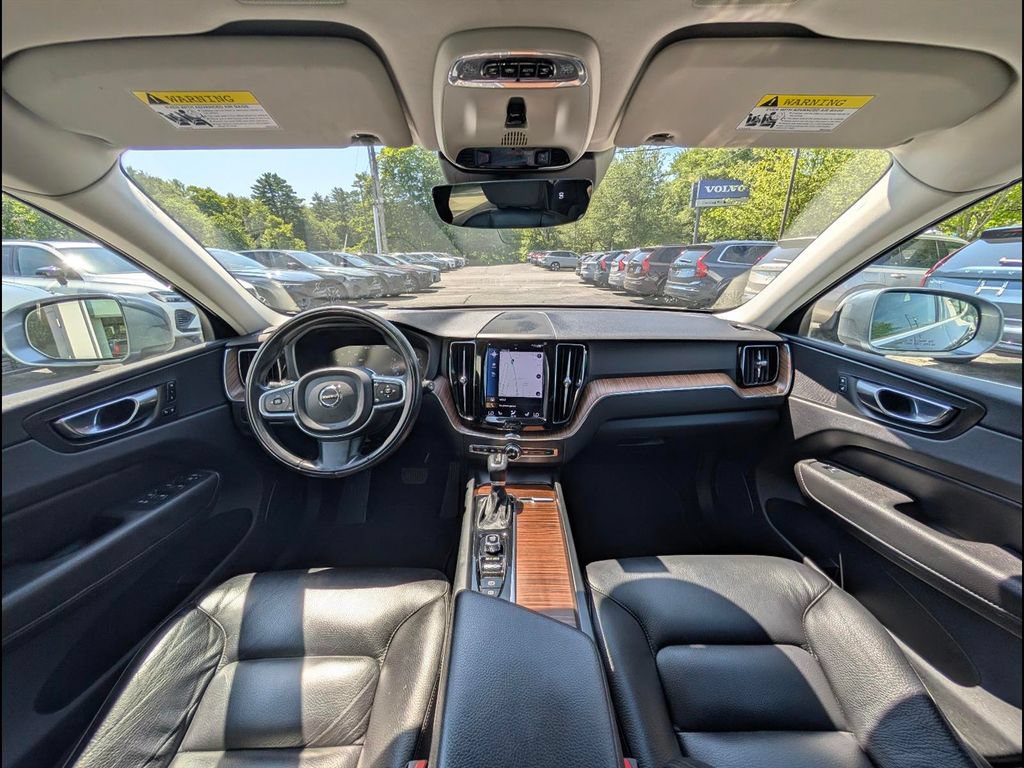 Used 2021 Volvo XC60 T6 Momentum AWD/4WD image 13