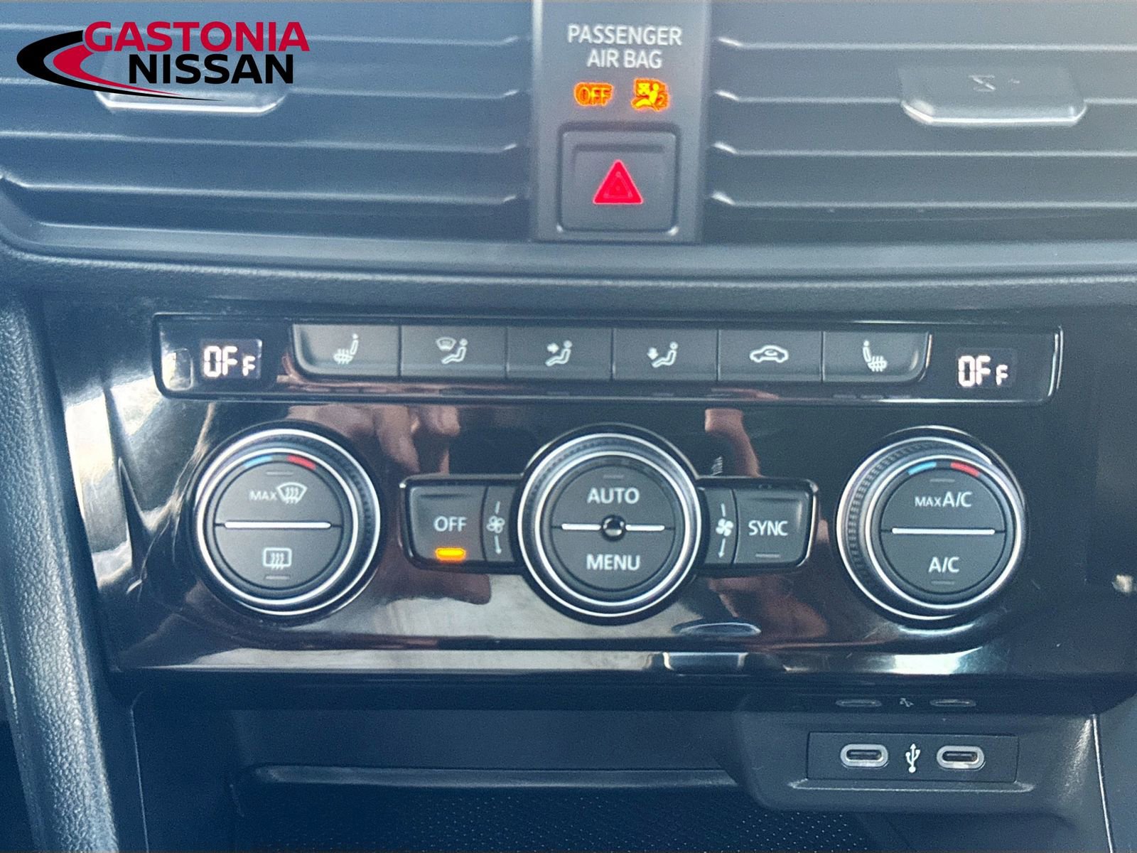 Used 2024 Volkswagen Jetta SE image 17