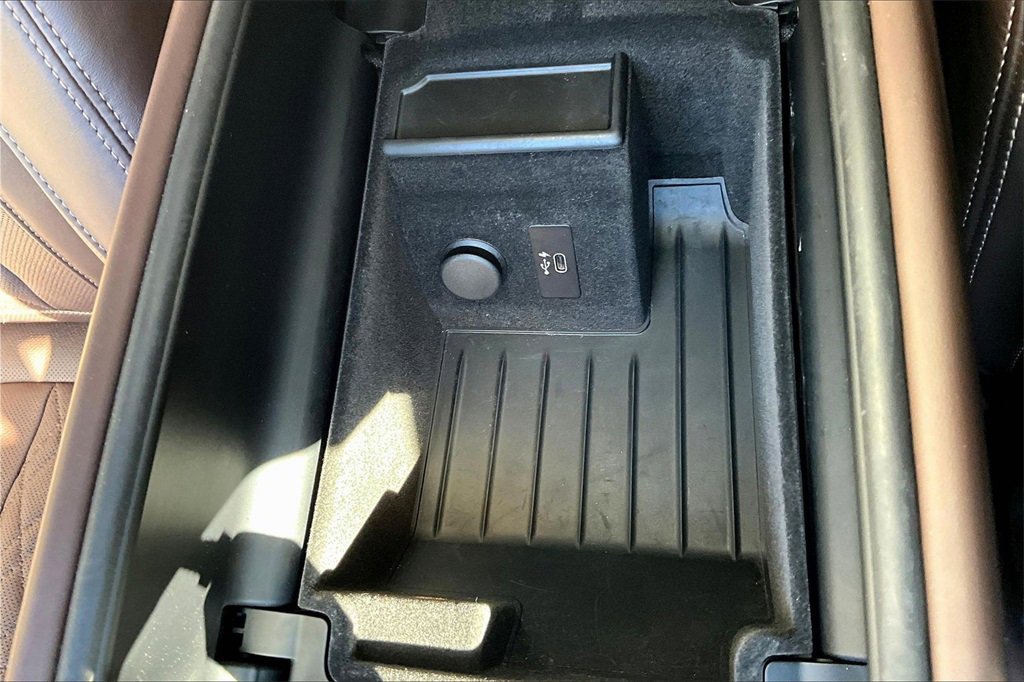 Used 2022 BMW 750i xDrive 750i xDrive w/ Executive Package image 16