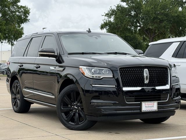Used 2024 Lincoln Navigator Reserve AWD/4WD image 2