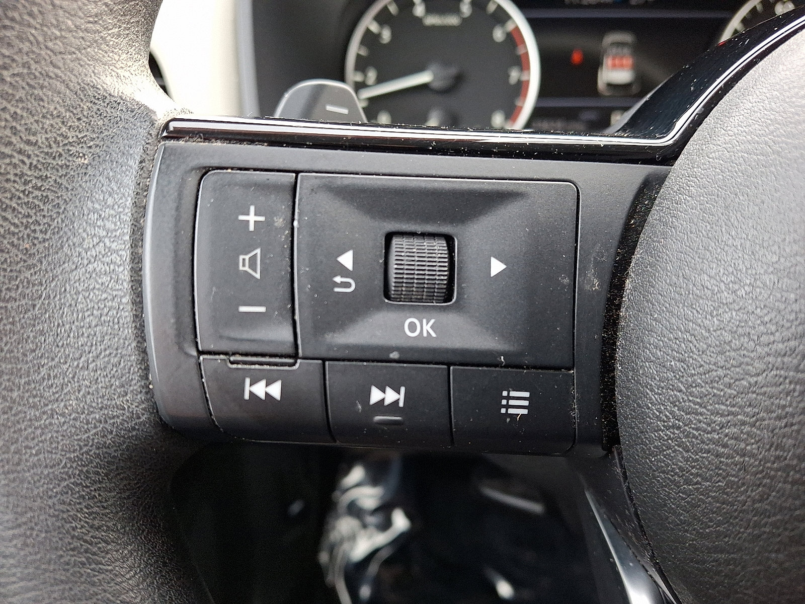 Certified 2023 Nissan Rogue SV image 19