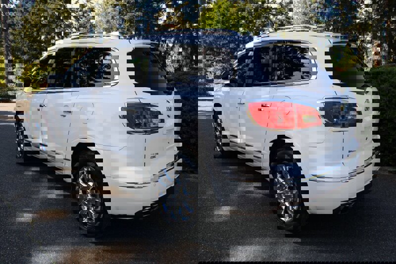 Used 2013 Buick Enclave Premium w/ Trailering Provision Package image 4