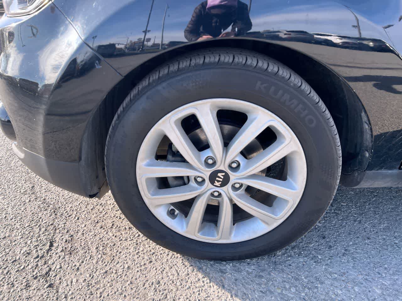 Used 2018 Kia Soul + FWD image 10