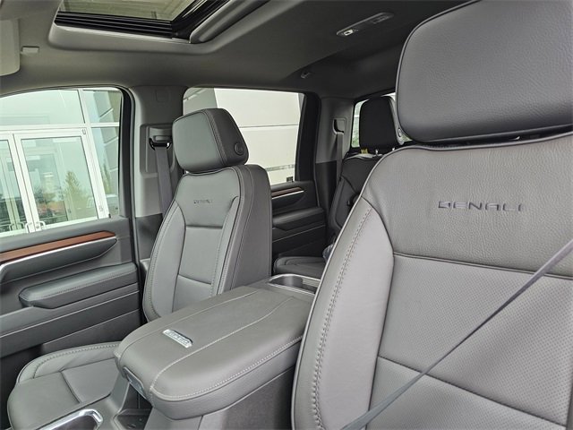 New 2025 GMC Sierra 3500 Denali w/ Denali Reserve Package image 23