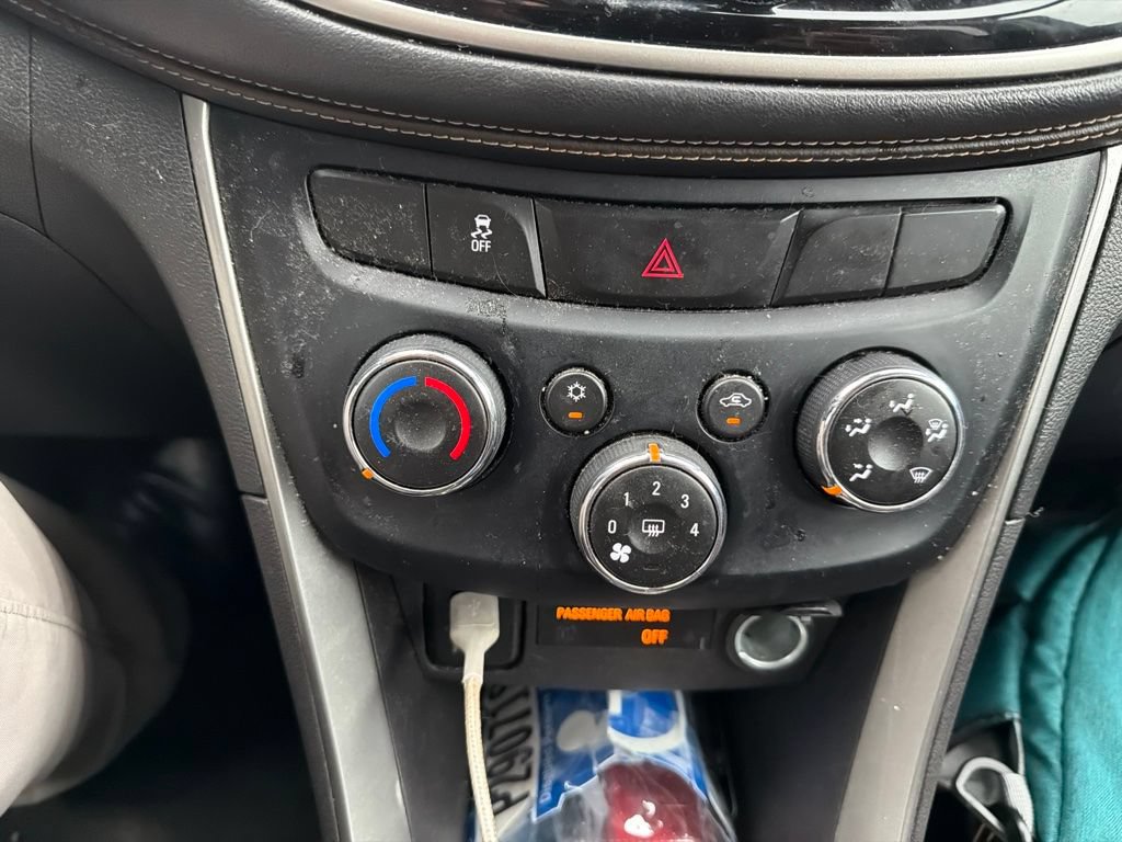 Used 2018 Chevrolet Trax LT w/ Redline Edition AWD/4WD image 22