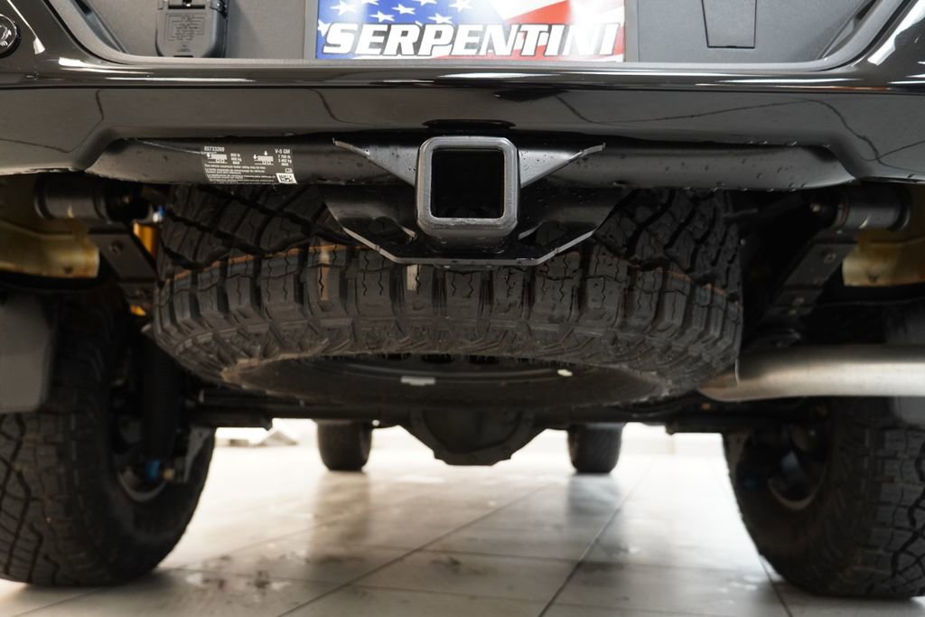 Used 2025 Chevrolet Colorado ZR2 w/ Technology Package AWD/4WD image 12